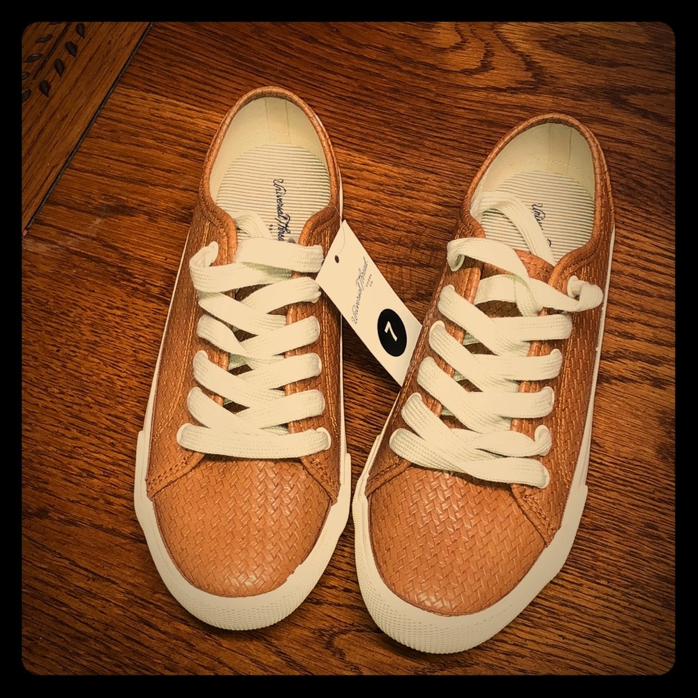 Camel colored tennis shoes